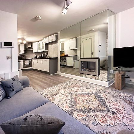 Chic Apartment In Mayfair London Bagian luar foto