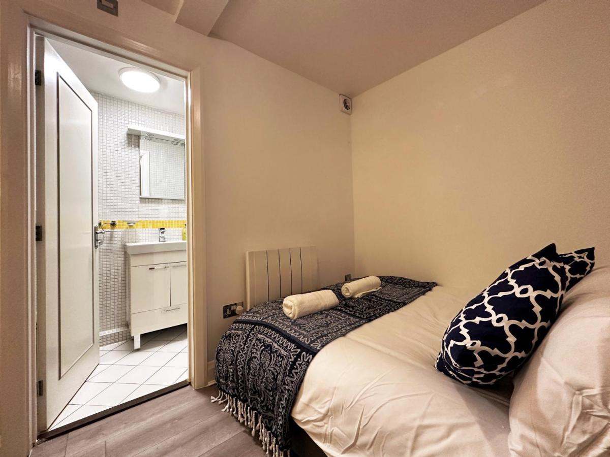 Chic Apartment In Mayfair London Bagian luar foto
