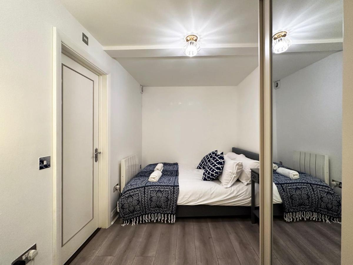 Chic Apartment In Mayfair London Bagian luar foto