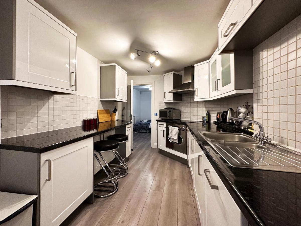 Chic Apartment In Mayfair London Bagian luar foto