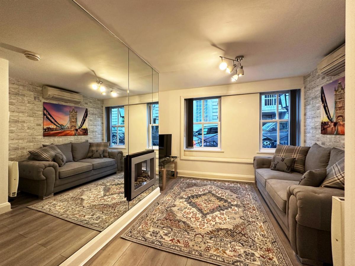 Chic Apartment In Mayfair London Bagian luar foto